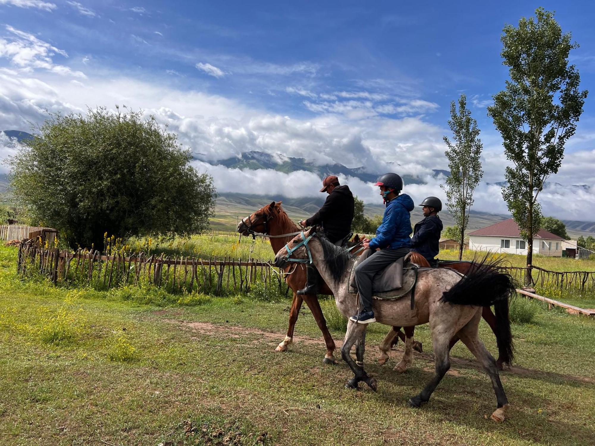 Kyzart Hotel & Horse Tours Bagysh Luaran gambar